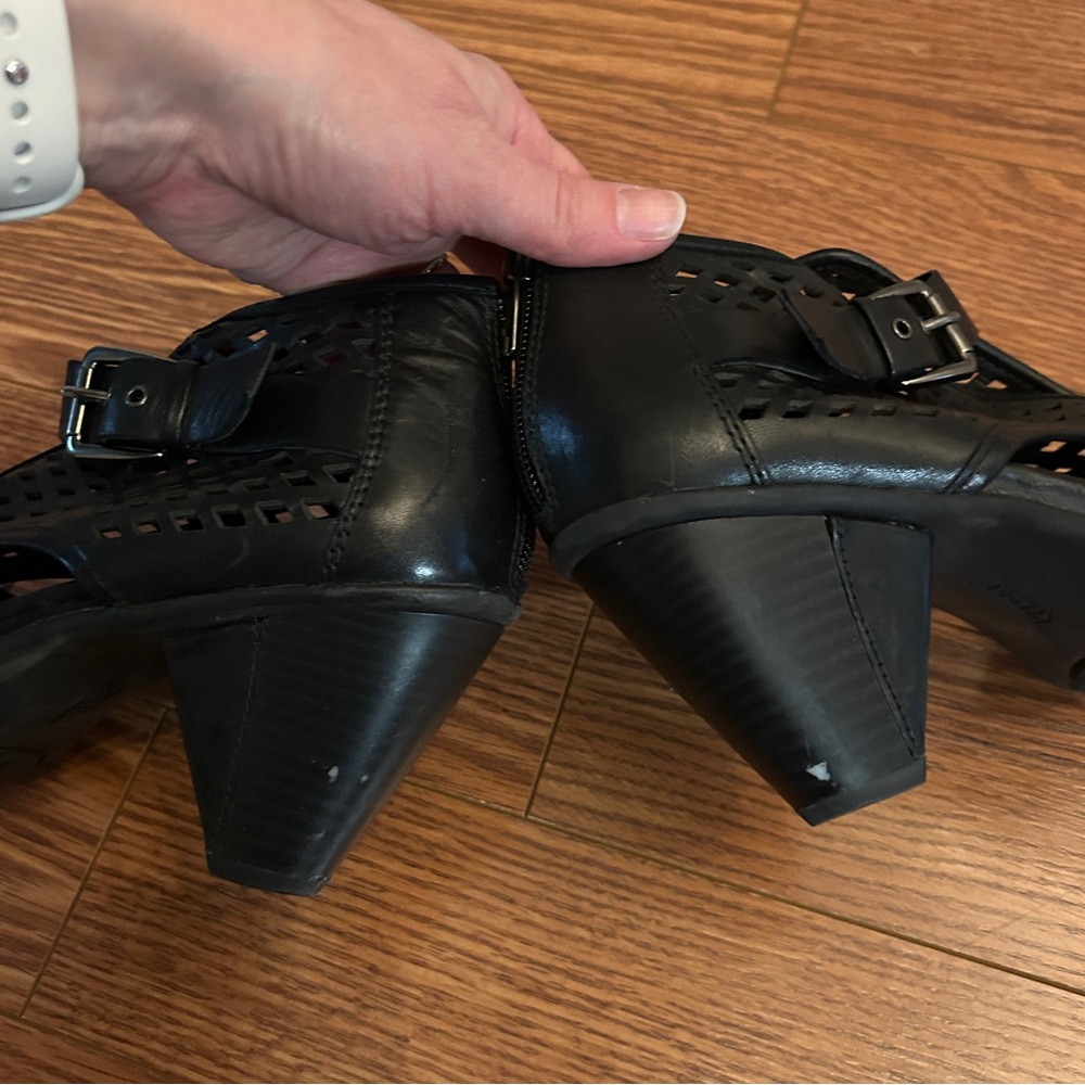 Earthies Black Virgo Peep Toe Booties - Picture 7 of 9
